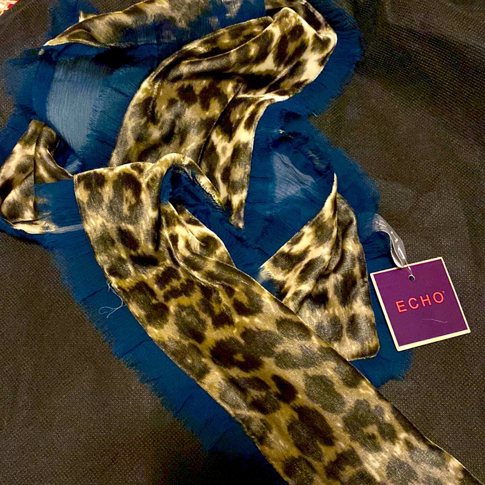 NWT Echo Tiger Print Teal Scarf 🧣